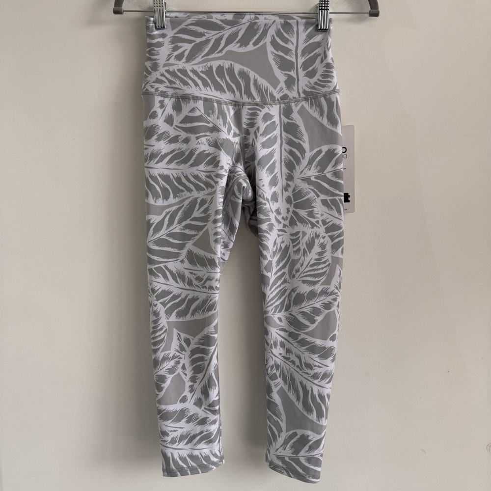 NWT! Alo Yoga Women's Palm Springs airbrushed white leggings leaves Sz XS
